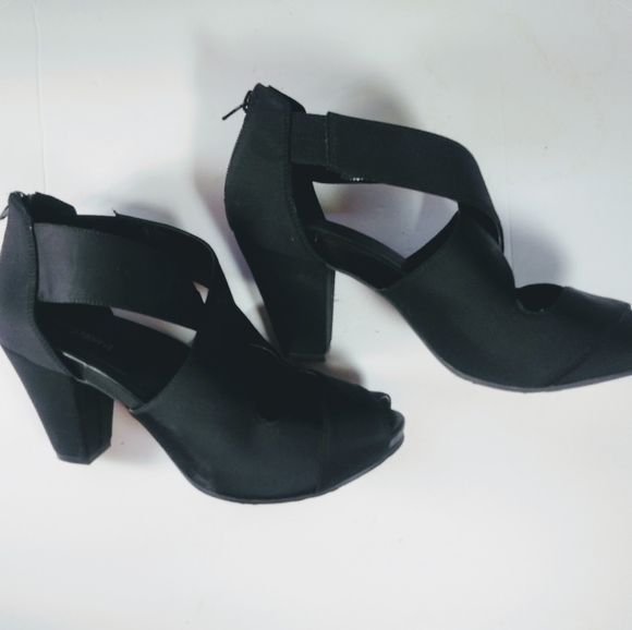 Easy Spirit Shoes - Block heel open toe sandles
